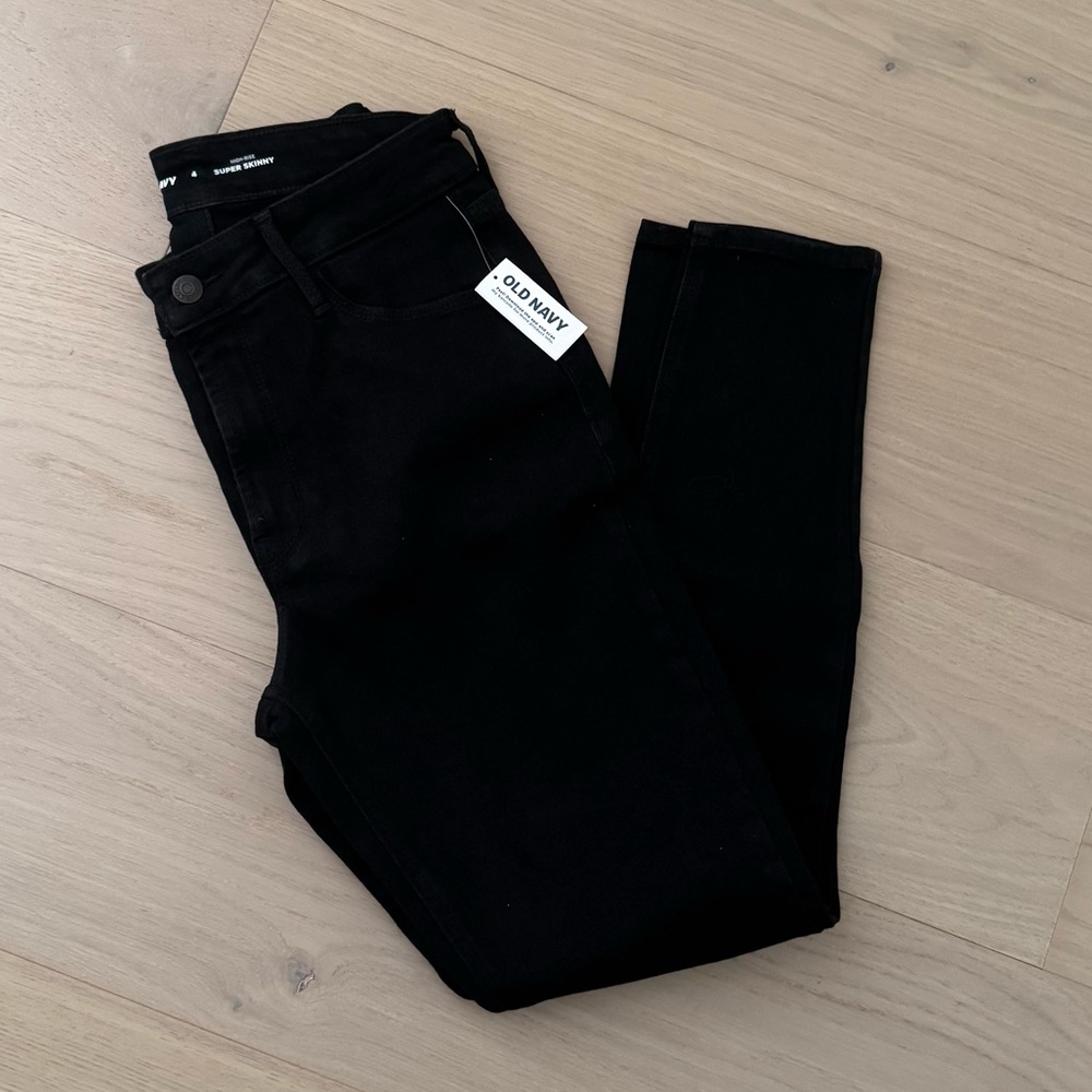 NWT Old Navy High Rise Super Skinny Ladies Black Jeans